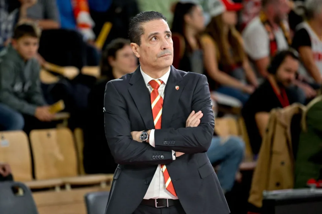Εκεί που κερδίζει το «πρέπει», χάνεται η λογική