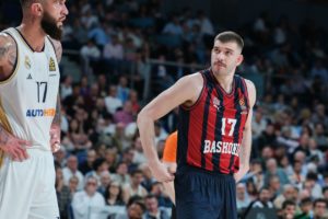 O Γιαννακόπουλος προανήγγειλε μεταγραφή: Ο Ρογκαβόπουλος «κλείνει» στον Παναθηναϊκό (video)