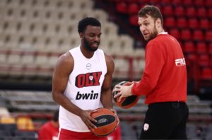 Η ώρα του Κίναν Έβανς: Μετράει μέρες για το ντεμπούτο του, ικανοποιημένοι στον Ολυμπιακό