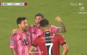 «Είναι ο καλύτερος όλων των εποχών, τι να πω;»: Ο Μέσι πανηγύρισε έξαλλα μπροστά σε αντίπαλο που έμεινε… παγωτό (video)