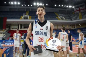 Ο Σέρβος… Αβδάλας με το εμβληματικό επίθετο που έρχεται με φόρα για να «τρελάνει» την Ευρώπη (video)