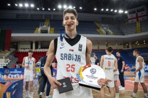 Ο Σέρβος… Αβδάλας με το εμβληματικό επίθετο που έρχεται με φόρα για να «τρελάνει» την Ευρώπη (video)