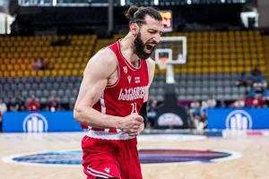 «Ασπίδα» στον Σενγκέλια από συμπαίκτη του στη Γεωργία: «Από τους καλύτερους στην Ευρώπη, δεν τον σέβονται» (video)