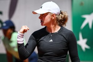 Η επιμένουσα νικά: Η τενίστρια Φραντσέσκα Τζόουνς με τα 5 λιγότερα δάχτυλα δεν ξέρει τι πάει να πει «ανέφικτο»