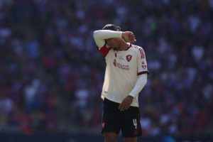 Ο Φαν Ντάικ εκνευρίστηκε μετά το ματς με την Κρίσταλ Πάλας και «έστειλε» μήνυμα: «Μισώ να χάνω, χρειαζόμαστε επιθετικό»