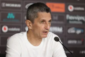 «Δεν υπάρχει πίεση»: Τι ανέφερε ο Λουτσέσκου, για την προσαρμογή του Γιακουμάκη στον ΠΑΟΚ;