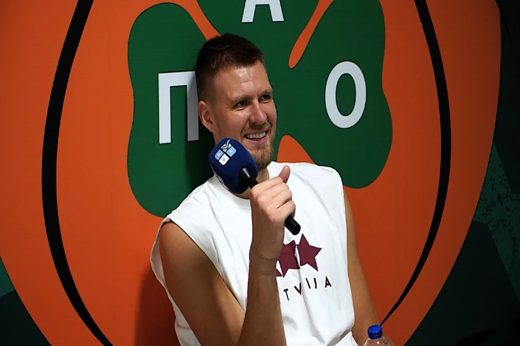 Η απάντηση του Κρίσταπς Πορζίνγκις στην κάμερα των Betarades, για το αν θα ήθελε να αγωνιστεί σε ελληνική ομάδα (video)