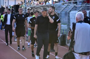Ο Λουτσέσκου ανέλαβε ολοκληρωτικά την ευθύνη και «μάλλιασε η γλώσσα» του να κάνει λόγο για ντροπή (video)