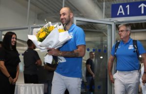 H υποδοχή της Εθνικής & η ευχή του Σπανούλη, μετά την κατάκτηση του μεταλλίου (video)  