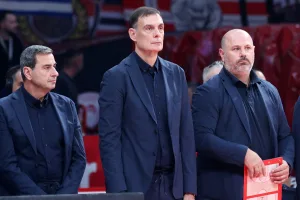 Πού στάθηκε ο Μπαρτζώκας, μετά τη νίκη του Ολυμπιακού & τι είπε για Φουρνιέ, ΜακΚίσικ (video)