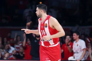 Ο Παπανικολάου τους έχει πάρει στο… κατόπι: Αριθμός ορόσημο και συνεχίζει