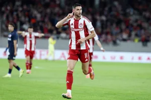 Τι ΕΒΑΛΕΣ ρε Γιάρεμτσουκ; Γκολ «ζωγραφιά» απέναντι στον Βόλο (video)