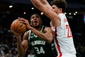 Ο Αντετοκούνμπο έστειλε τον Σενγκούν αδιάβαστο κι εκείνος «απάντησε» σαν γκαρντ (video)