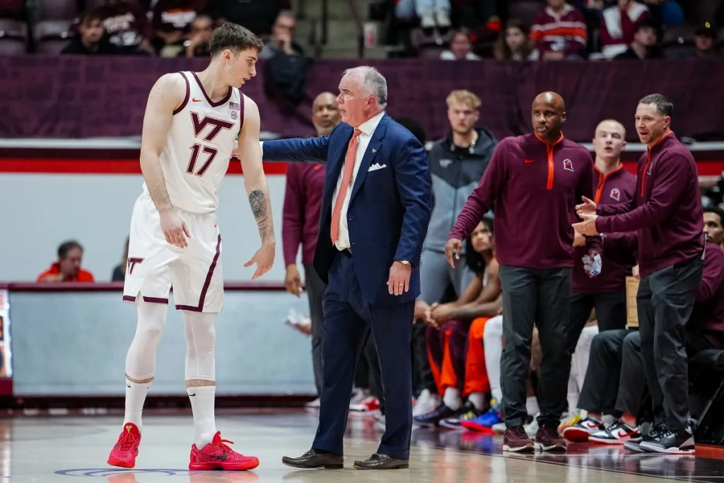 Η no-look πάσα του πολυπράγμονα Αβδάλα στο κολεγιακό του ντεμπούτο (video)