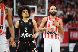 Ο Χίφι τα… πήρε με τις φήμες περί Ολυμπιακού: Δεν άφησαν το «ψηστήρι» οι φίλοι των ερυθρολεύκων