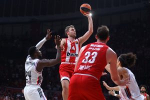 Ολυμπιακός & Παρί δύο αντίθετοι κόσμοι: Το μπάσκετ που θύμισε… χάντμπολ