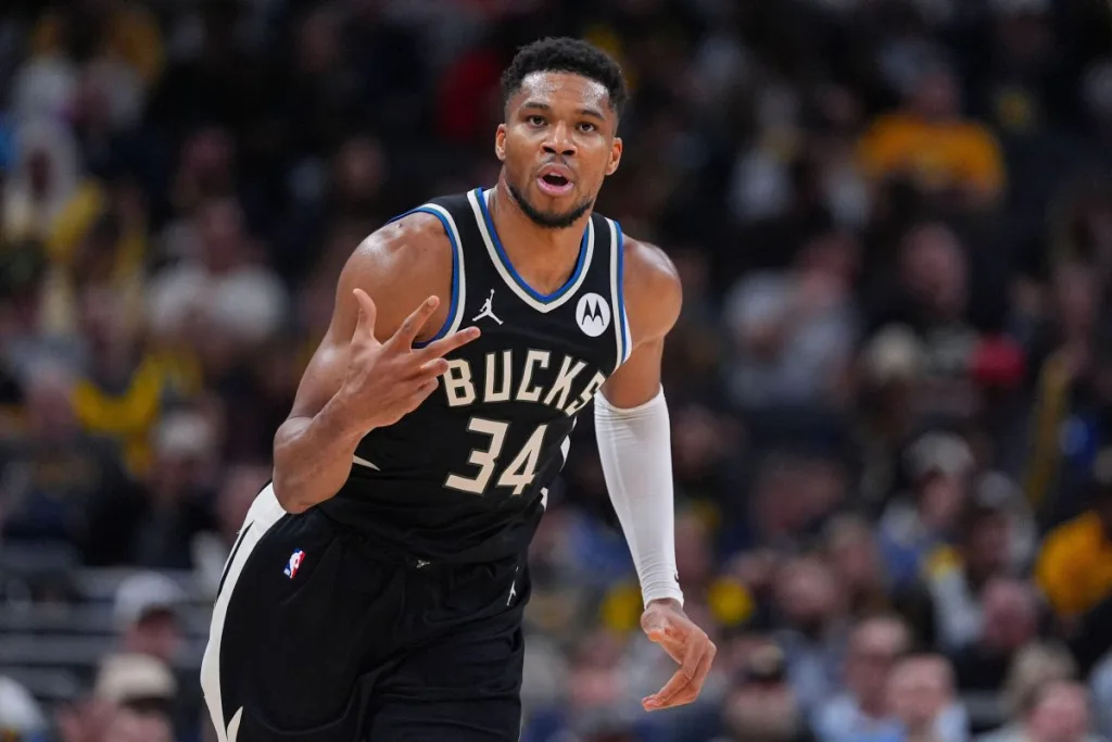 «Αν δεν σουτάρεις δεν μπορείς να ζήσεις…»: Ο Αντετοκούνμπο «ανέλυσε» την απίθανη καλαθάρα, που «καθάρισε» τους Πέισερς! (video)