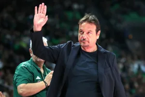 Ο Παναθηναϊκός έκανε μια… χαψιά την Ντουμπάι κι ο Αταμάν έδωσε τα εύσημα σε συνεργάτη του