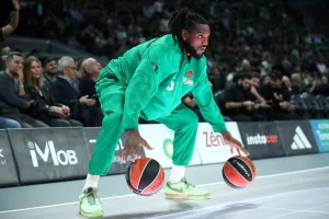 O Κένεθ Φαρίντ σε ρόλο «Manimal» και στο Ευρωλιγκάτο ντεμπούτο του στο ΟΑΚΑ (video)