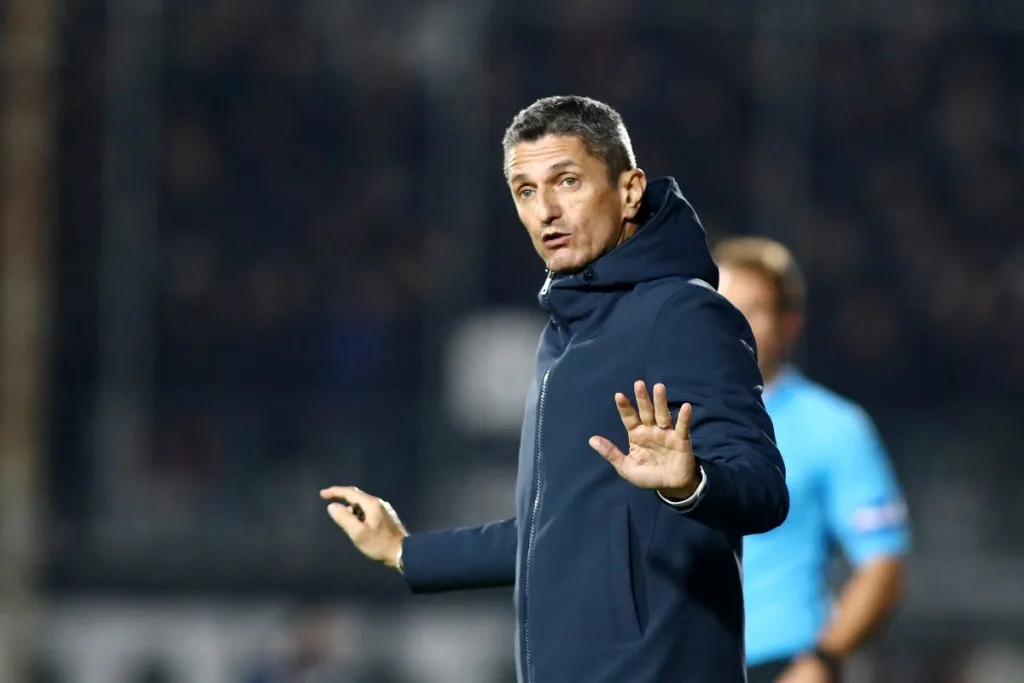 Ο Λουτσέσκου άφησε την «5άρα» και χτύπησε… καμπανάκι στους παίκτες του ΠΑΟΚ