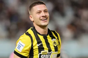 «Αν μπορώ να γίνω ο Γιόβιτς της Άιντραχτ και στην ΑΕΚ; Υπάρχουν… οιωνοί!»