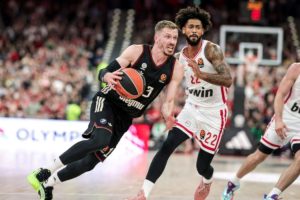 Το μπάσκετ «υποκλίθηκε» στο μπάσκετ: Η Ευρωλίγκα εξύμνησε παίκτη κι εκείνος «φωτογράφισε» άλλον