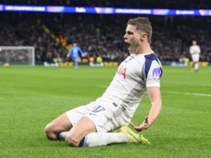 Το γκολ της χρονιάς στο Champions League; Αμυντικός «έτρεξε» ΟΛΟ το γήπεδο και σκόραρε! (video)