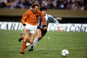 Ο Legend της Αϊντχόφεν και της Ολλανδίας που ήρθε στην Ελλάδα, για τον Απόλλων Σμύρνης