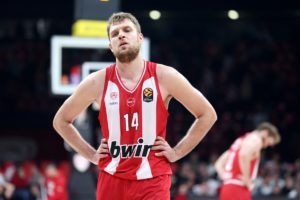 Ο Ολυμπιακός γύρισε επτά χρόνια πίσω με την σχεδόν κατοστάρα από τη Βαλένθια