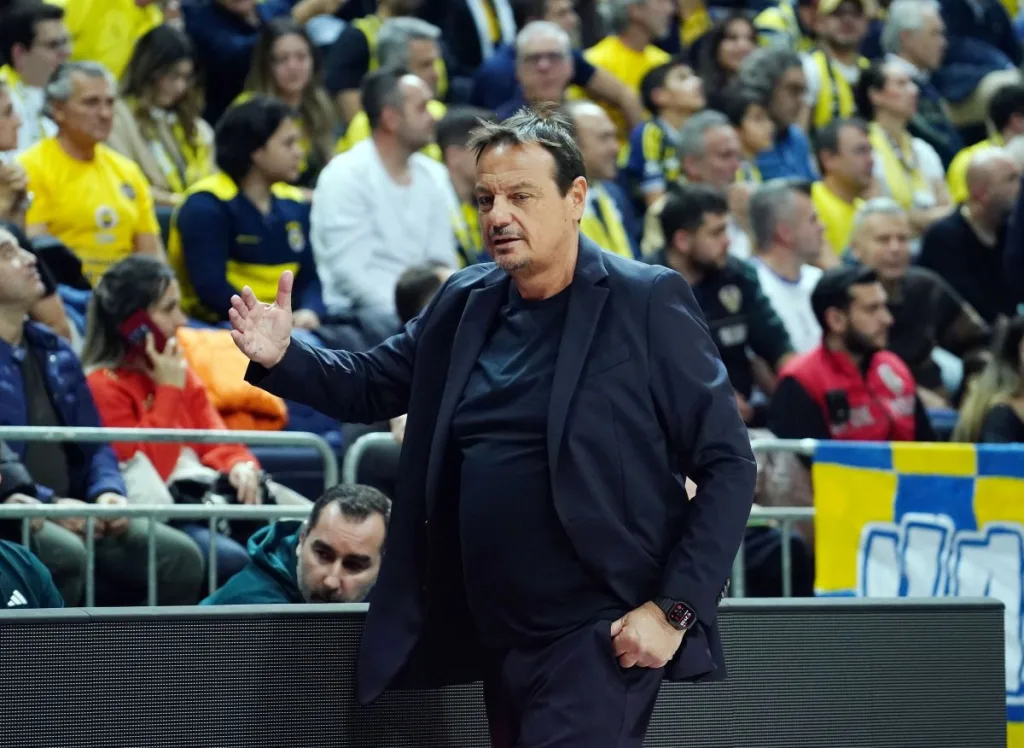 «Ξέσπασε» ο Αταμάν: «Χιλιάδες αμόρφωτοι φίλοι της Φενέρ έβριζαν εμένα και τη μητέρα μου»