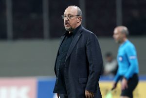 Ο Μπενίτεθ δοκιμάζει τριάδα στην άμυνα: Οι «εκλεκτοί» του για το Παναθηναϊκός – Βικτόρια Πλζεν