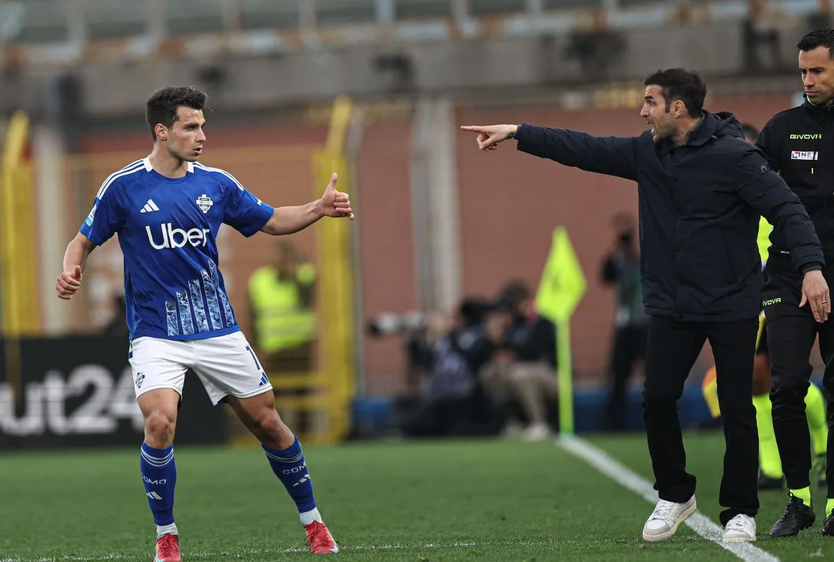 Σεσκ Φάμπρεγας Κόμο Τάσος Δουβίκας