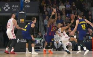 ΤΙ ΕΒΑΛΕΣ Εβάν Φουρνιέ; Απίστευτο no look καλάθι στη Βαρκελώνη (video)