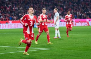 Ο Καρλ έγινε viral στην Άιντραχτ, πλησίασε στη Ρεάλ, αλλά «λάμπει» στην Μπάγερν! (video)