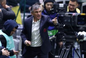 Οι απουσίες στην άμυνα του Ολυμπιακού & το «μηδέν» που θέλει να κρατήσει ο Μεντιλίμπαρ