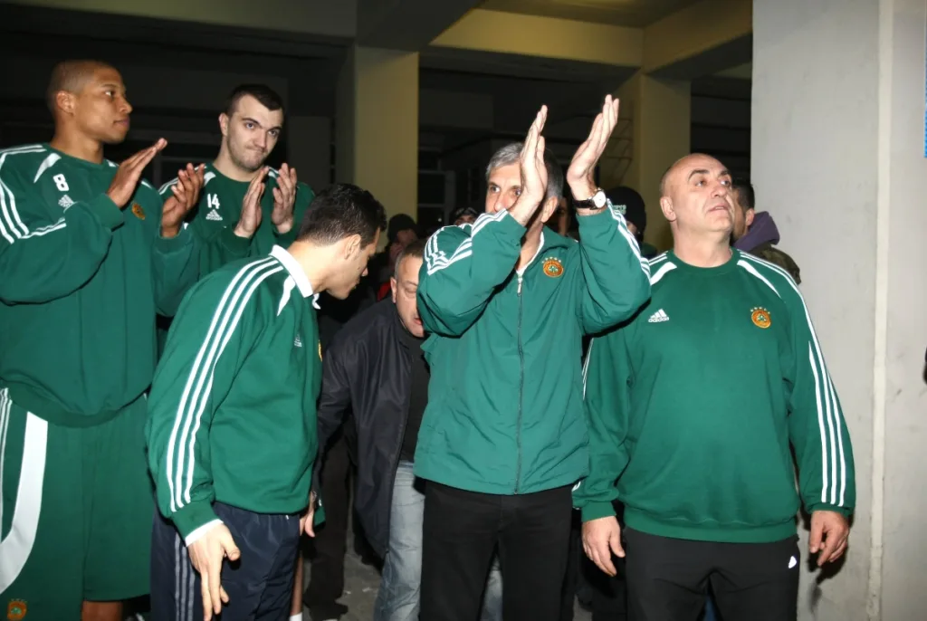 Ο Μπαρτζώκας επανέφερε το 24ωρο των αντιθέσεων: Το χρονικό της ήττας του Παναθηναϊκού από το Μαρούσι του (video)