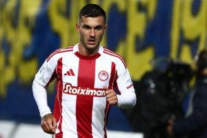 Στα χαφ οι Μουζακίτης & Έσε, «μέσα» ο Στρεφέτσα: Η ενδεκάδα του Ολυμπιακού για το ματς με τον ΟΦΗ