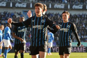 Ο Τζόλης έκανε «χατ-τρικ» από ασίστ & «ξέφυγε» απ’ τον Καρέτσα στον ελληνικό «εμφύλιο»!