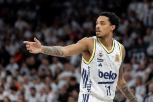 Ο «δήμιος» του Ολυμπιακού έχασε τον κολλητό του μπροστά στα μάτια του και έχει για γούρι ένα… δολάριο