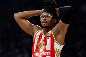 Σταρ του Ερυθρού Αστέρα προτίμησε να… σωπάσει από το να χάσει τον μισθό του (video)