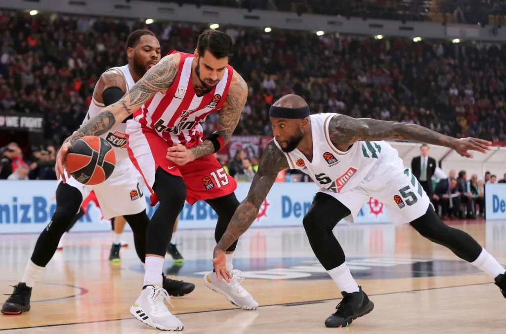 Από τον Πίτερς στον Ράιτ: Ποιες είναι οι καλύτερες επιδόσεις σκοραρίσματος σε ευρωντέρμπι; (video)