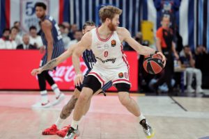 Ο Τόμας Γουόκαπ κάνει εύκολη την ζωή του Ολυμπιακού και το… αντίθετο