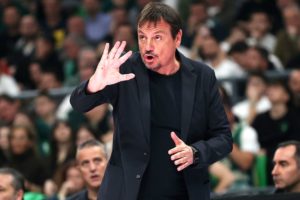 O Αταμάν «ακύρωσε» το ρεπό & έδωσε συγχαρητήρια στον… Ολυμπιακό, μετά το Παναθηναϊκός – Περιστέρι (video)