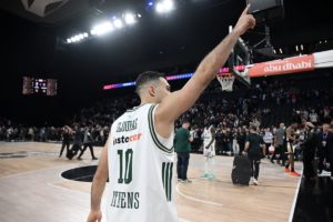 Κώστας Σλούκας, ένα έφηβος 36 ετών: Έσπασε όλα τα κοντέρ στη Γαλλία & άγγιξε τρία ρεκόρ καριέρας