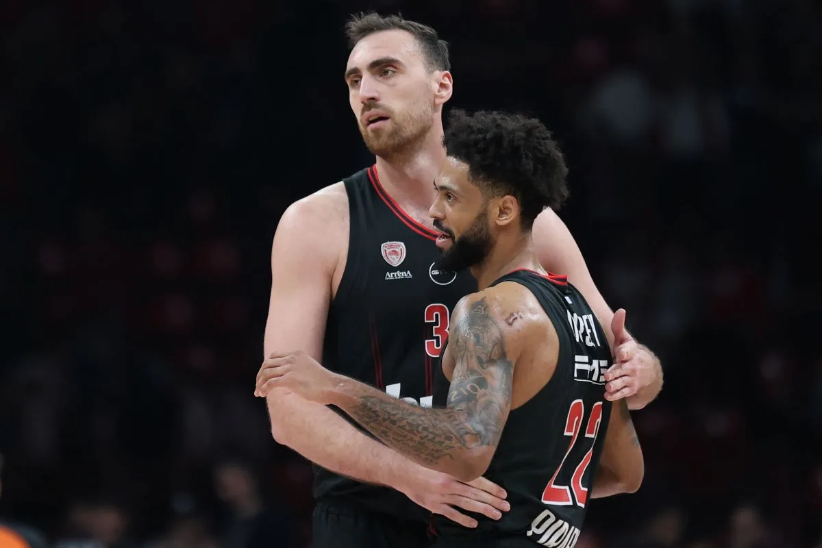 Νίκολα Μιλουτίνοφ Ολυμπιακός