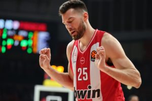 Πίτερς στους Betarades για την «ερυθρόλευκη» αγάπη: «Άνοιξα εστιατόριο εδώ για κάποιον λόγο…» (video)