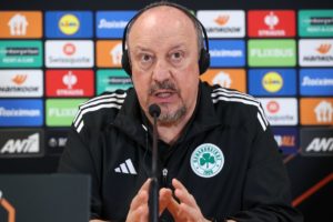 Ο Ράφα Μπενίτεθ μίλησε για το δυστύχημα στη Ρουμανία, προτού ερωτηθεί από τους δημοσιογράφους (video)