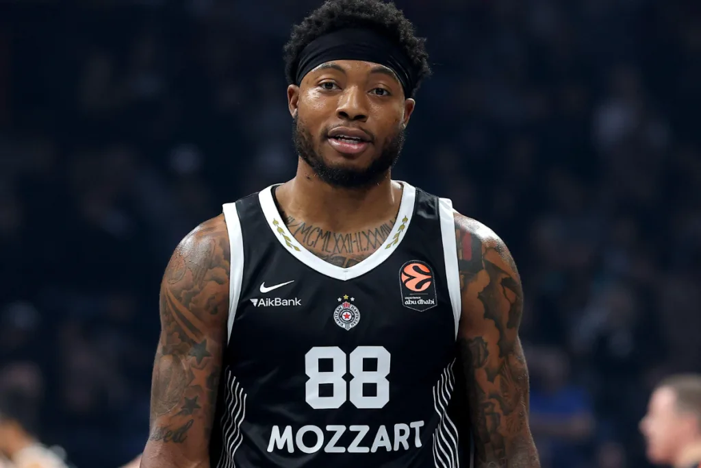 Η οικογενειακή τραγωδία, το «μόνιμο τατουάζ» και ο λόγος πίσω από το Νο. 88 που φορά ο Ταϊρίκ Τζοόυνς