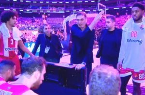 Έξαλλος Μπαρτζώκας με τους παίκτες του: «Παίζει ο καθένας για τον εαυτό του»