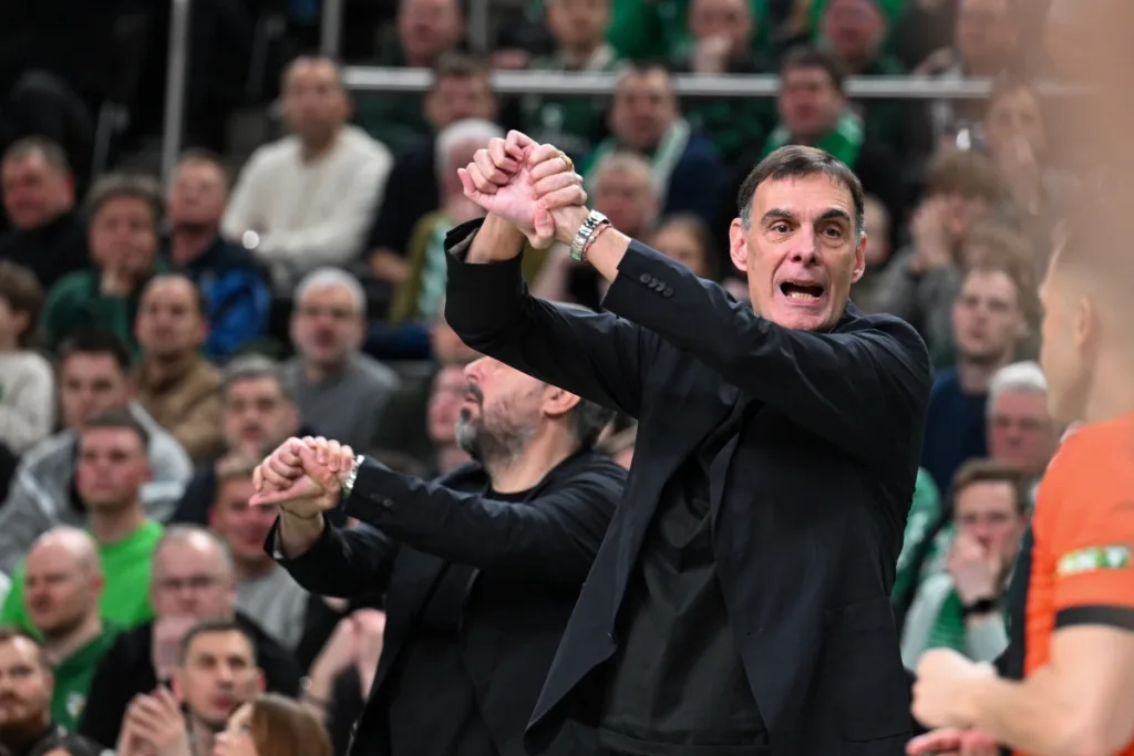 Ο Μπαρτζώκας μίλησε για το «κάτι παραπάνω» που άξιζε ο Ολυμπιακός από το ματς με τη Ζαλγκίρις